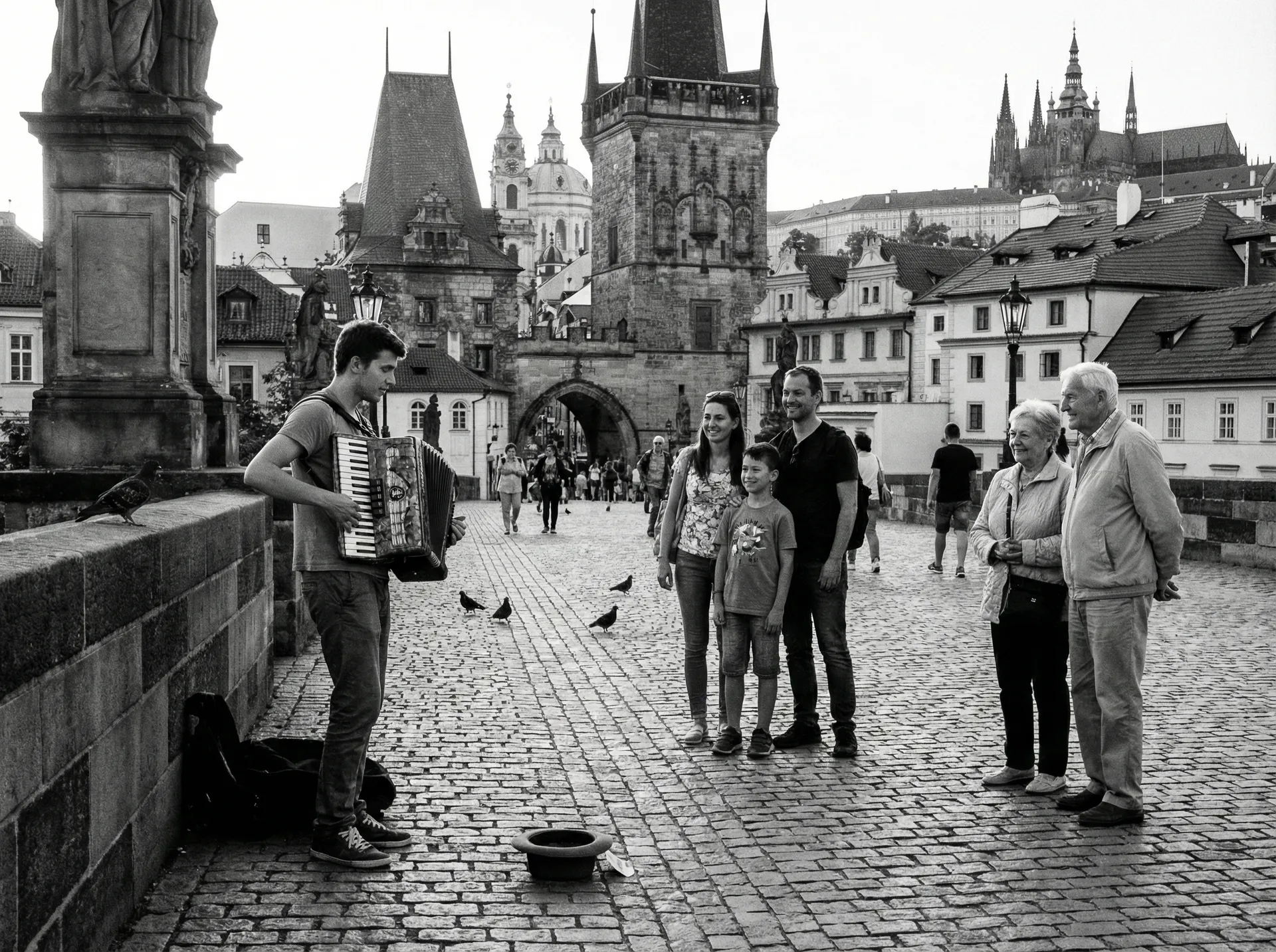 查理大桥上的手风琴演奏者 - 捷克街头 街头艺人故事